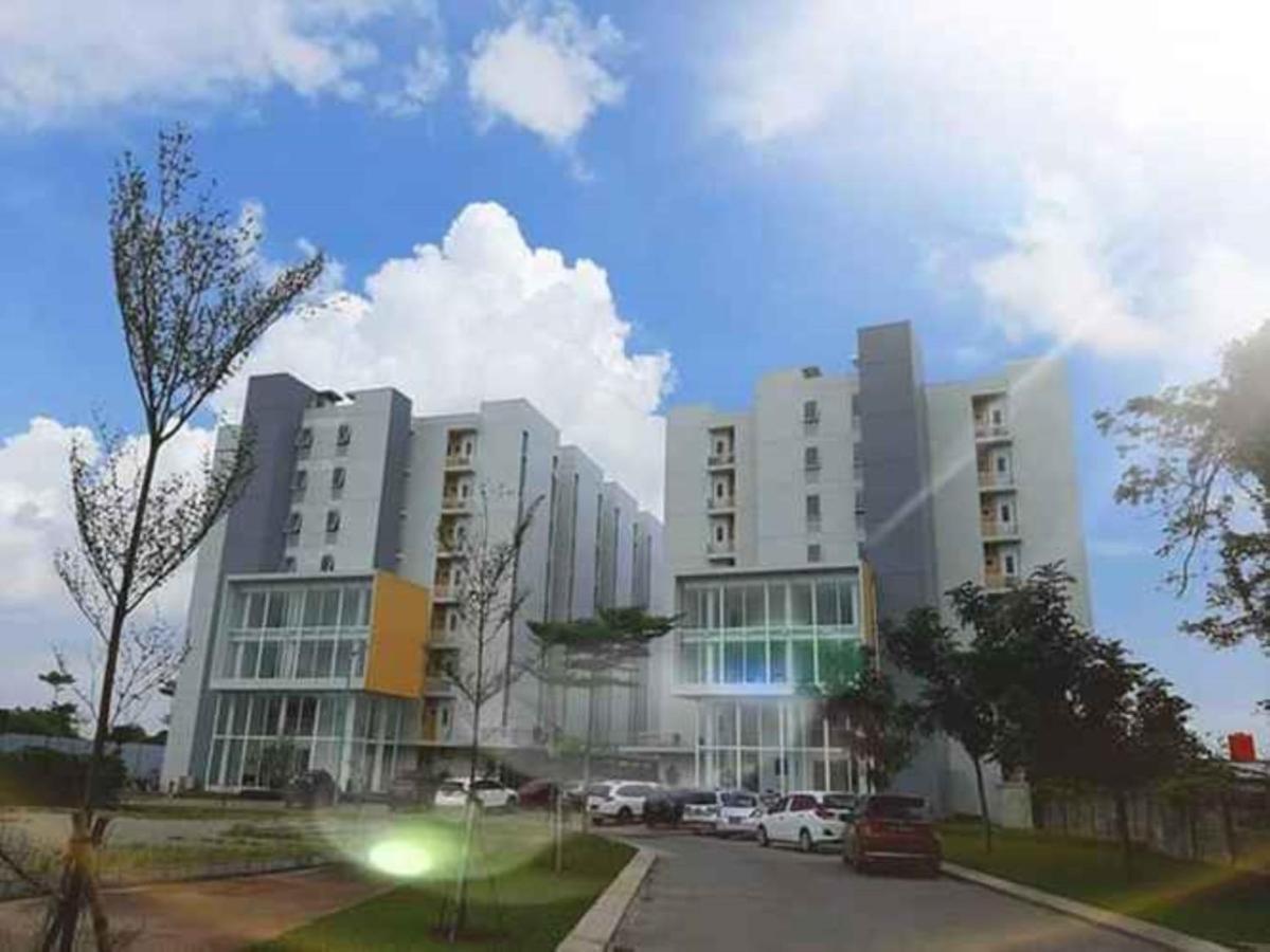 Aero Room Tangerang Exterior photo